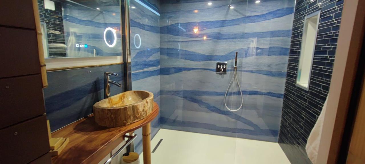 La Kaz Rhumantique Sauna And Spa Privatif La Rivière-Saint-Sauveur Buitenkant foto